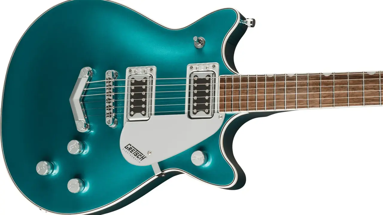Guitare électrique Gretsch G5222 bleu sarcelle, avec ses micros double bobinage et son vibrato Bigsby.