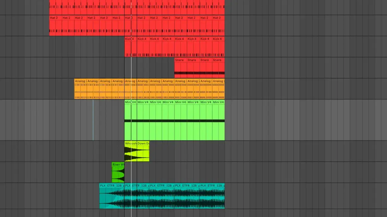 Composition d'une piste techno : kicks, hats, snares, synthés analogiques et effets sonores.
