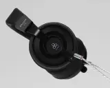 Casque audio noir Final DX4000 CL, idéal pour un mixer au casque. Le logo Final est visible sur l'oreillette.