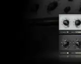Deux émulateurs de compresseur CLA-76, l'un bleu, l'autre gris, avec leurs potentiomètres et vu-mètres.