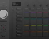 Un contrôleur musical SLAB avec un grand bouton rotatif, des pads lumineux et des commandes pour la modulation, le tempo et les notes. L'alpha thêta de la musique est à portée de main.