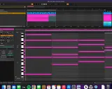 Tuto Ableton Live 11 : création d'une mélodie avec des notes roses dans l'éditeur MIDI.