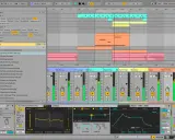 Un aperçu de la création musicale dans Ableton Live, avec des pistes de synthétiseur et de basse. Reaper vs Ableton.