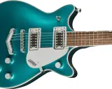 Guitare électrique Gretsch G5222 bleu sarcelle, avec ses micros double bobinage et son vibrato Bigsby.