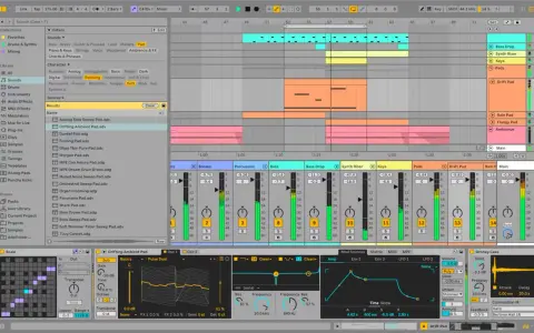 Un compositeur de musique utilise un logiciel pour créer des sons, comme ce "Drifting Ambient Pad".