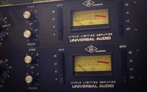 Deux compresseurs FET Universal Audio 1176LN, prêts à sculpter le son.