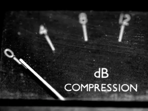 Cadran d'un VCA compressor, l'aiguille indique le niveau de compression en dB.