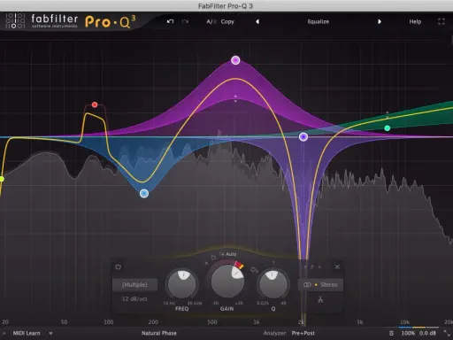 Interface du FabFilter Pro-Q 3 avec courbes d'égalisation colorées et analyseur de spectre.