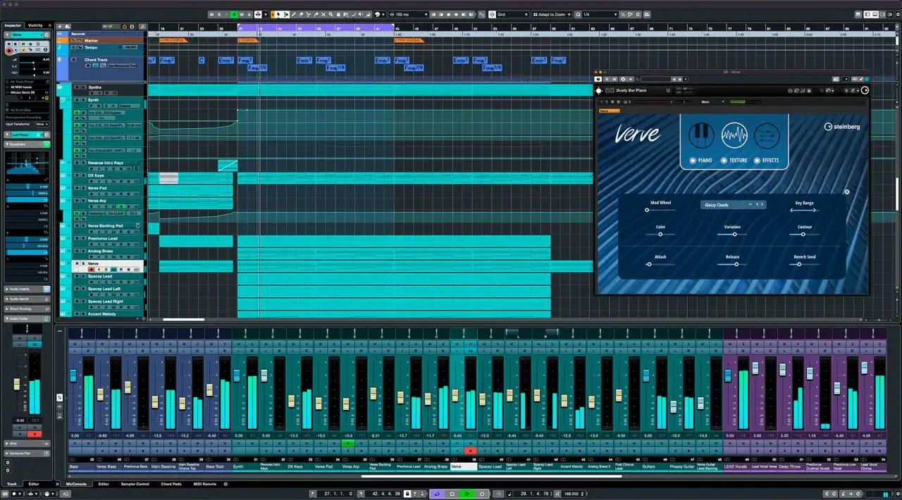 Un beatmaker en ligne travaille sur une piste musicale complexe, ajustant les sons de piano et les effets dans un logiciel de production.