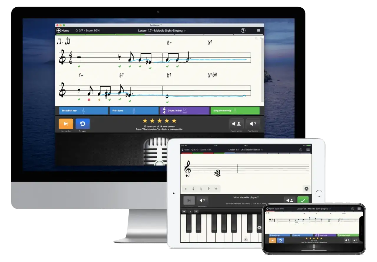Des appareils affichent des leçons de musique interactives pour apprendre à écouter des notes de musique.